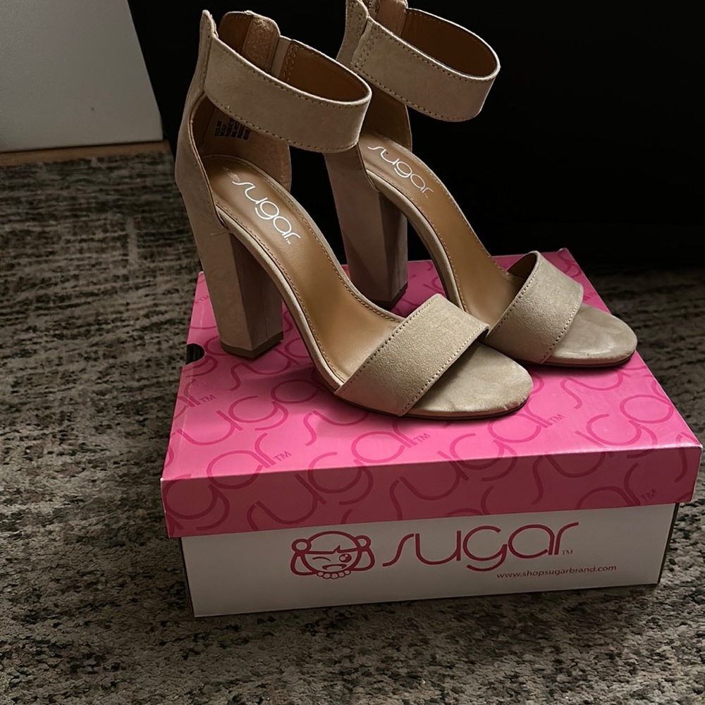 Tan suede Beautiful heels